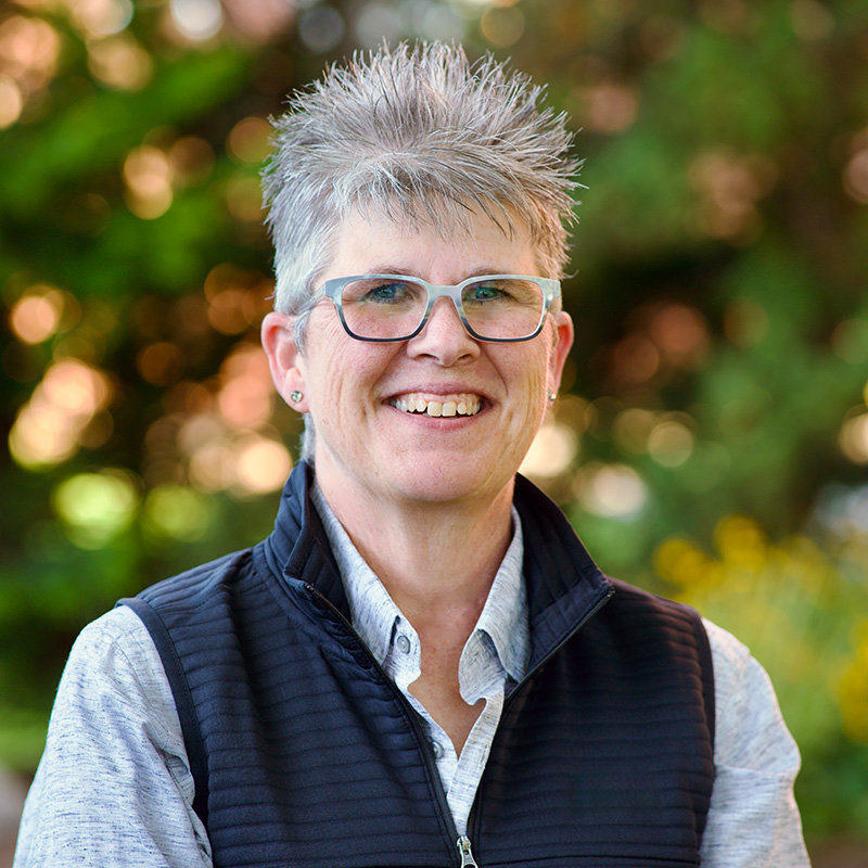 Debbie Colucci headshot